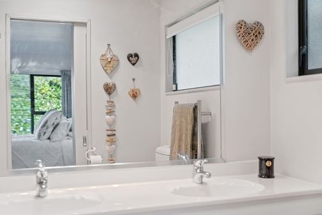 Photo of property in 13 Horopito Road, Waikanae, 5036