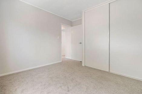 Photo of property in 1/11 Kupari Place, Totara Vale, Auckland, 0629