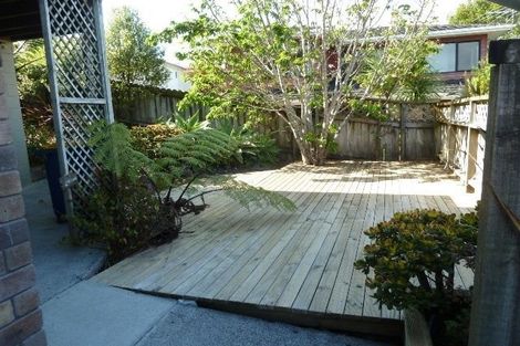 Photo of property in 72 Caribbean Drive, Unsworth Heights, Auckland, 0632