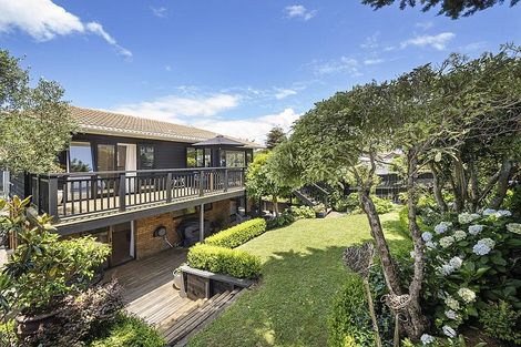 Photo of property in 1/16 Channel View Road, Campbells Bay, Auckland, 0630