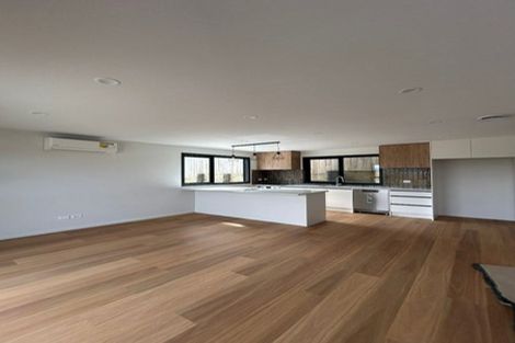 Photo of property in 43 Savoy Road, Glen Eden, Auckland, 0602