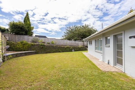 Photo of property in 9 Fairview Place, Westown, New Plymouth, 4310