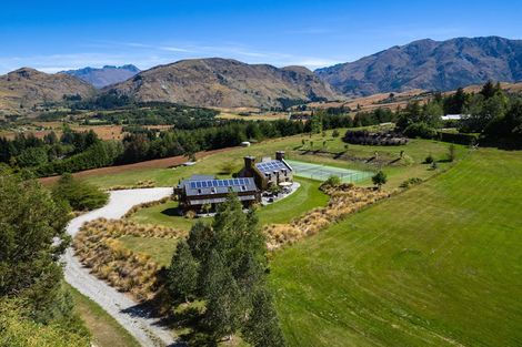 Photo of property in 31 Mountain View Road, Dalefield, Queenstown, 9371