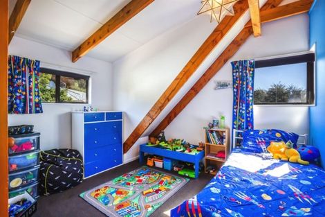 Photo of property in 9 Seagull Place, Whitby, Porirua, 5024