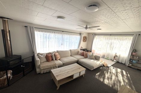 Photo of property in 4 Renata Road, Otaki, 5512