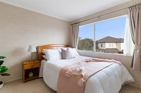 Photo of property in 9 Point View Link, East Tamaki Heights, Auckland, 2016