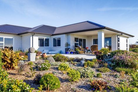 Photo of property in 60 Turangi Road, Motunui, Waitara, 4383