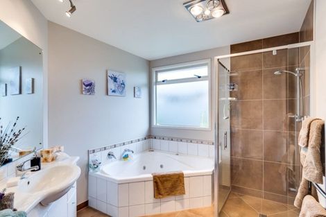 Photo of property in 4 Tasman Drive, Poraiti, Napier, 4112