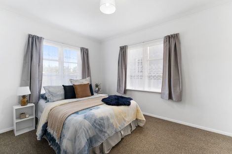 Photo of property in 10 Cambridge Street, Tawa, Wellington, 5028