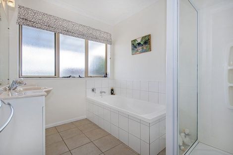 Photo of property in 121 Owhiwa Road, Parua Bay, Onerahi, 0192