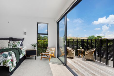 Photo of property in 16 Awanui Crescent, Matakana, 0985