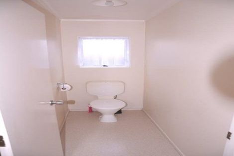 Photo of property in 2/1 Dunstall Place, Mangere Bridge, Auckland, 2022