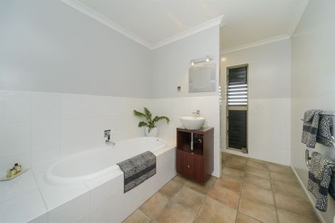 Photo of property in 72 Aranui Road, Kairanga, Palmerston North, 4475