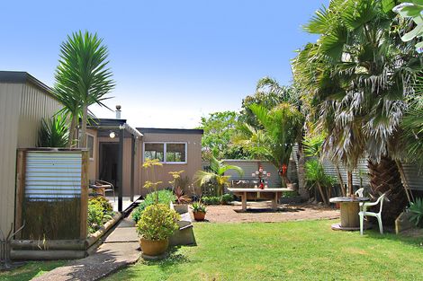 Photo of property in 39 Whaka Street, Maungaturoto, 0520