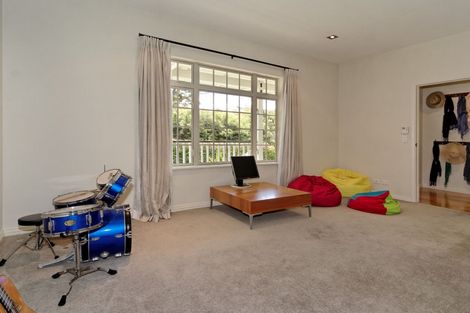 Photo of property in 33 Cochran Road, Oratia, Auckland, 0604