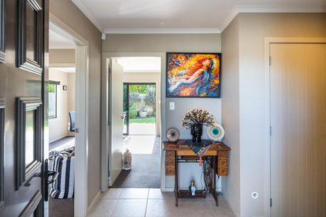 Photo of property in 95a Schnell Drive, Kelvin Grove, Palmerston North, 4414