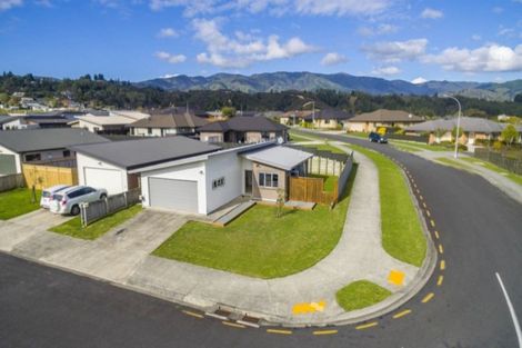 Photo of property in 21 Sunstone Crescent, Brown Owl, Upper Hutt, 5018