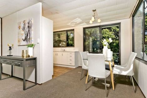 Photo of property in 2/22 Devonshire Road, Unsworth Heights, Auckland, 0632