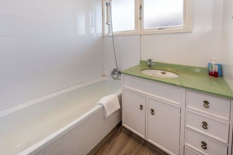 Photo of property in 201 Memorial Avenue, Burnside, Christchurch, 8053