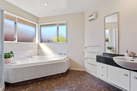 Photo of property in 21 Carmana Gardens, Rangiora, 7400