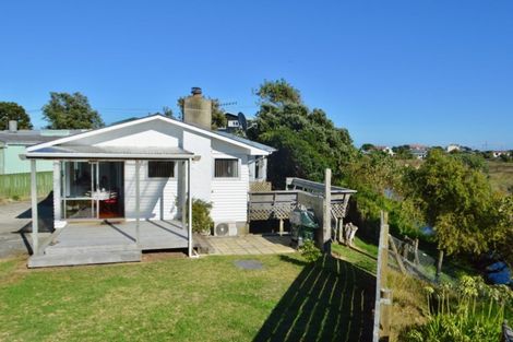 Photo of property in 2b Mahoe Street, Otaki Beach, Otaki, 5512