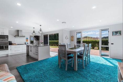 Photo of property in 90 Dalmore Way, Acacia Bay, Taupo, 3385