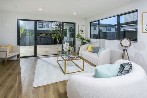 Photo of property in 15b Koromiko Street, New Lynn, Auckland, 0600