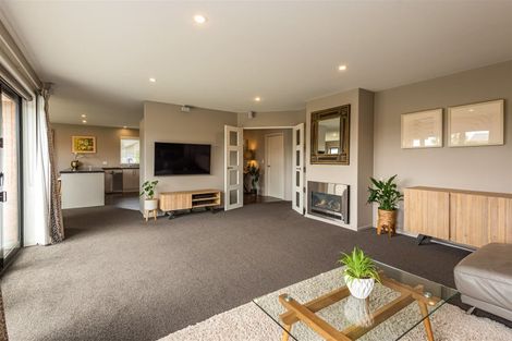 Photo of property in 17 Gosling Crescent, Halswell, Christchurch, 8025