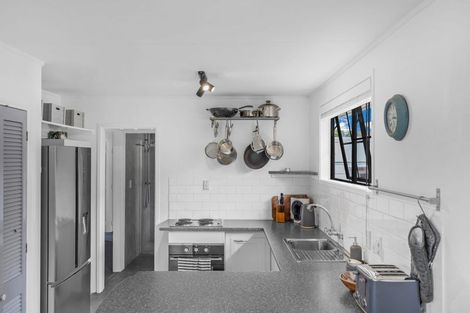 Photo of property in 3 Denarius Lane, Glendene, Auckland, 0602