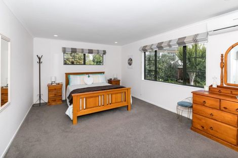 Photo of property in 14 Limousin Place, Grandview Heights, Hamilton, 3200