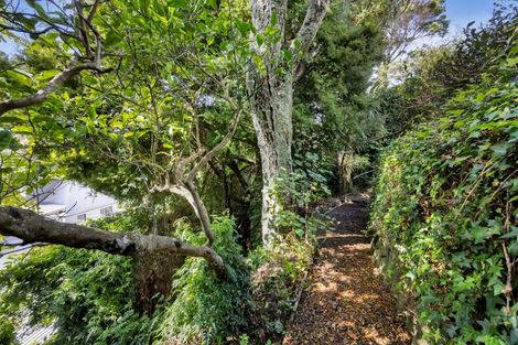 Photo of property in 8 Longview Drive, Merrilands, New Plymouth, 4312
