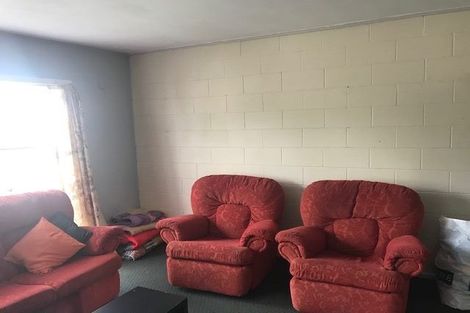 Photo of property in 2/30 Mcleod Road, Henderson, Auckland, 0612