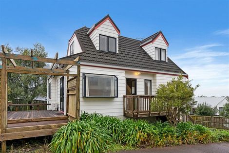 Photo of property in 1/13 Remus Place, Totara Vale, Auckland, 0629