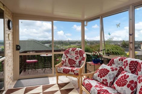 Photo of property in 2/42 Mccahill Views, Botany Downs, Auckland, 2010