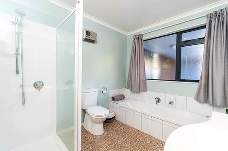 Photo of property in 97 Raukawa Road, Peka Peka, Waikanae, 5391