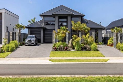 Photo of property in 13 Awatea Drive, Whitianga, 3510