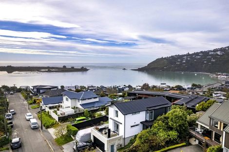 Photo of property in 1/17 Moncks Spur Road, Redcliffs, Christchurch, 8081