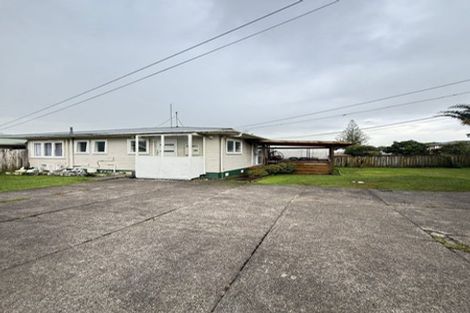 Photo of property in 4 Beaubank Road, Kelston, Auckland, 0602