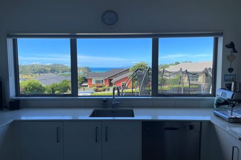 Photo of property in 14 Seaview Crescent, Hatfields Beach, Orewa, 0931