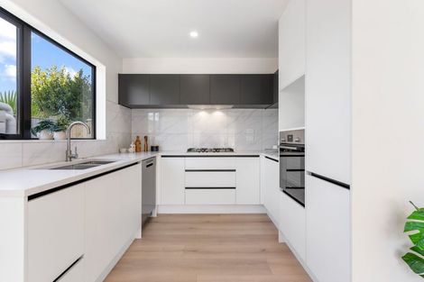 Photo of property in 16b Meadway, Sunnyhills, Auckland, 2010