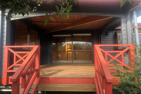 Photo of property in 7 Traffic Road, Greenhithe, Auckland, 0632