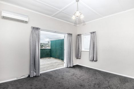 Photo of property in 4a Tarawera Road, Johnsonville, Wellington, 6037