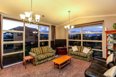 Photo of property in 19 Manukaka Heights, Hurdon, New Plymouth, 4310