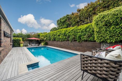 Photo of property in 3 Trident Place, Shelly Park, Auckland, 2014