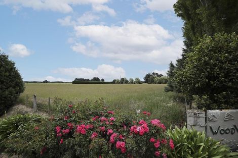 Photo of property in 1000 Lochiel-branxholme Road, Branxholme, Invercargill, 9874