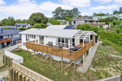 Photo of property in 38a Colmar Road, Mellons Bay, Auckland, 2014