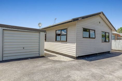 Photo of property in 2/32 Great South Road, Papakura, 2110