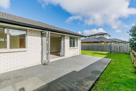 Photo of property in 15 Karika Place, Massey, Auckland, 0614