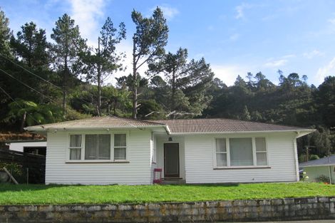 Photo of property in 20 Shackleton Grove, Stokes Valley, Lower Hutt, 5019