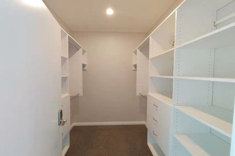 Photo of property in 56 Moyrus Crescent, East Tamaki Heights, Auckland, 2016